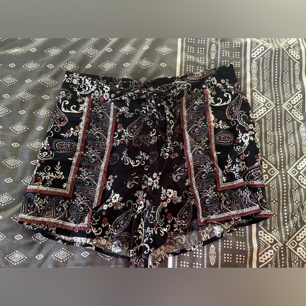 Cato Paisley Printed Shorts Large